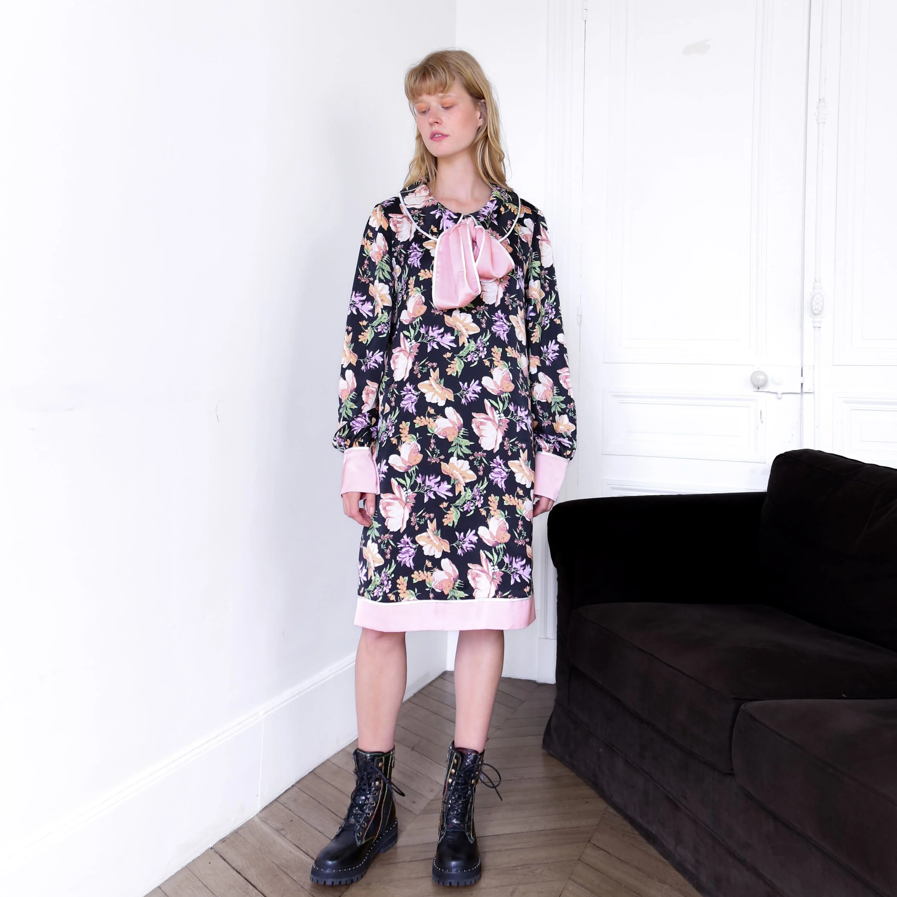 Robe Simone Noir Studio - Image 4